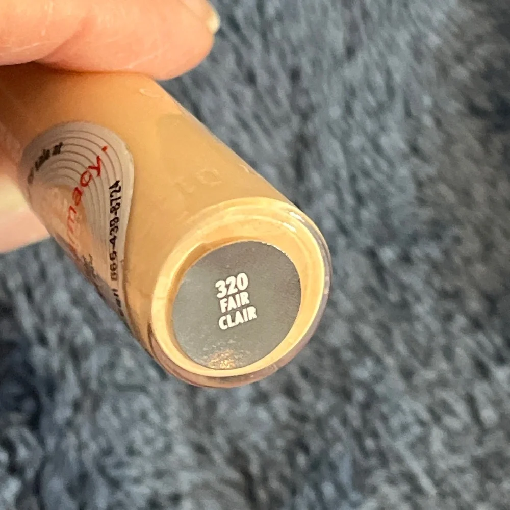 NEW Covergirl Clean Fresh Hydrating Concealer, Fair